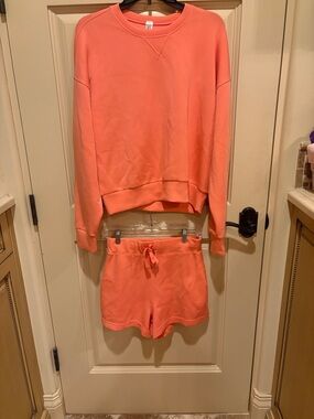SPANX 2 piece Sweatshirt & Short set